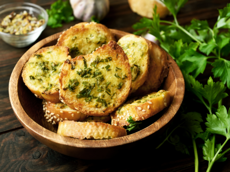 How to Make Garlic Bread Without an Oven