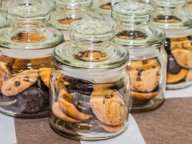Do Cookie Jars Keep Cookies Fresh (Plus Alternative to Consider)